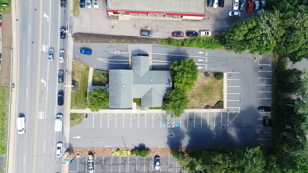 More Photos Of 223 E Main St, Marlborough Bank For Lease