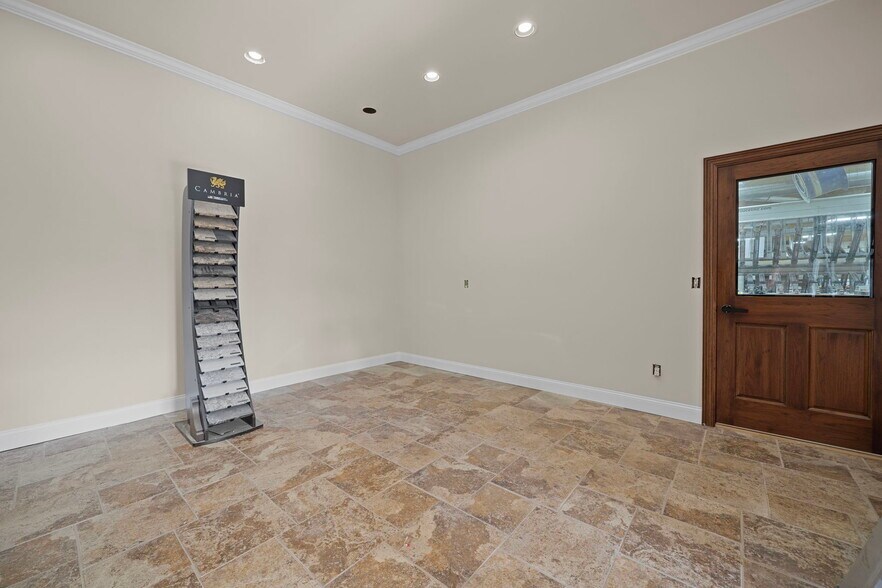 More Photos Of 29 Red Oak Rd, High Hill Manufacturing For Sale