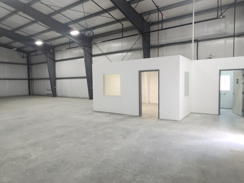 More Photos Of 17454 Adelanto Rd, Adelanto Distribution For Sale