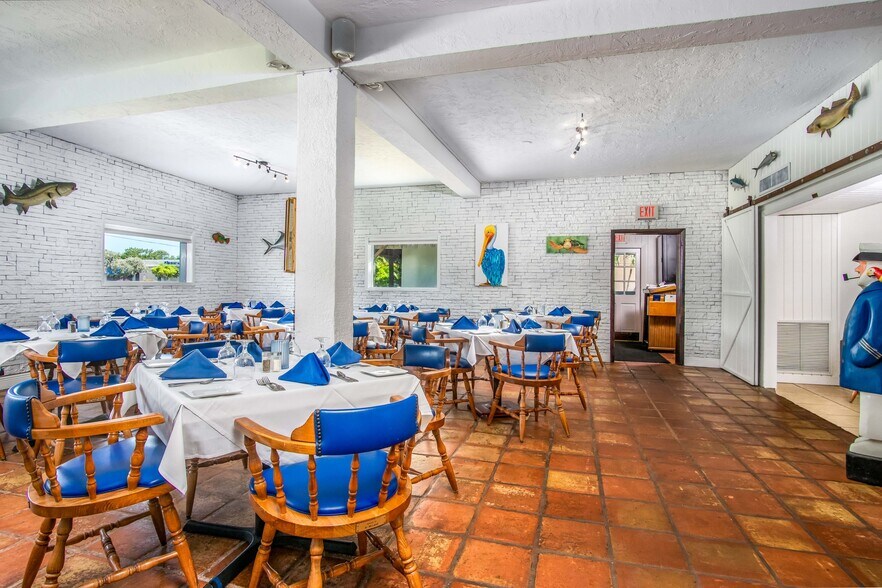 More Photos Of 80939 Overseas Hwy, Islamorada Restaurant For Sale