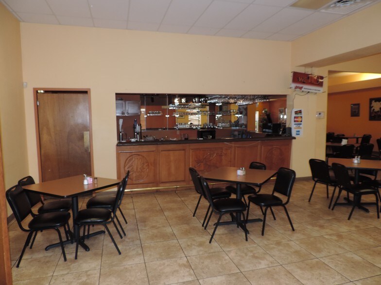 More Photos Of 5119 Fairfield Dr, Laredo Restaurant For Lease