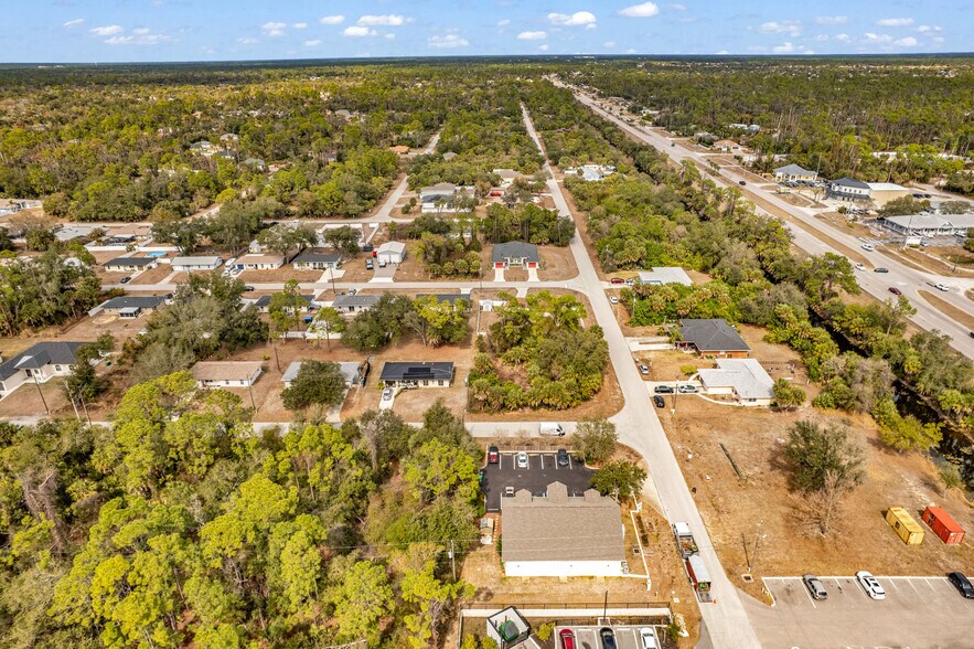 More Photos Of 17245 Bonnie Ave, Port Charlotte Office For Sale