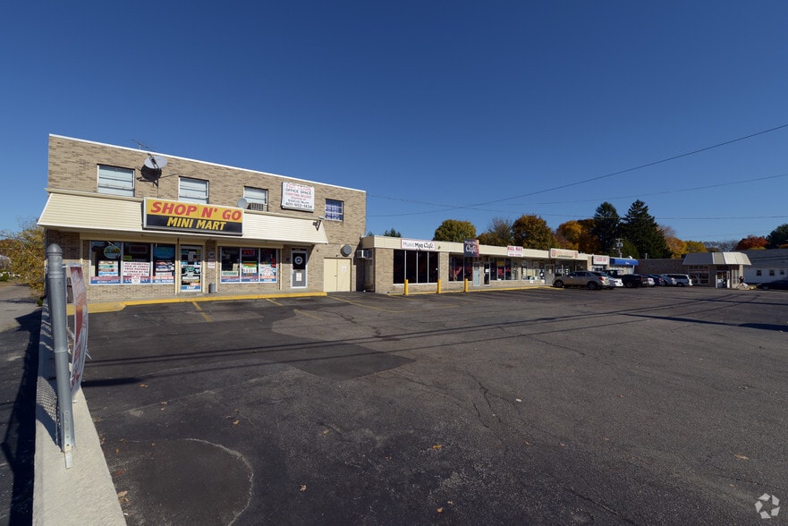 More Photos Of 1555-1569 Plainfield Pike, Johnston Storefront Retail Office For Lease