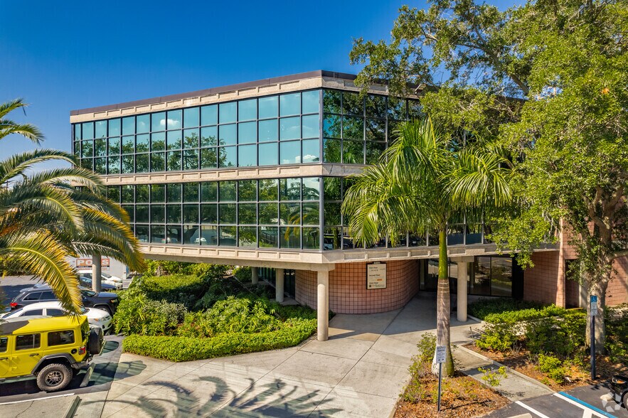 More Photos Of 4401 W Kennedy Blvd, Tampa Office For Lease