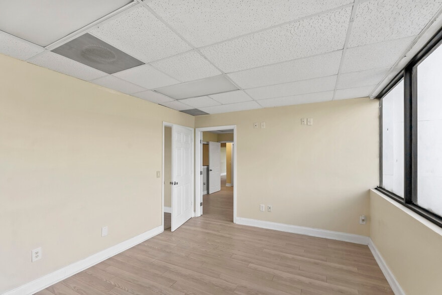 More Photos Of 3201 Griffin Rd, Fort Lauderdale Loft Creative Space For Lease