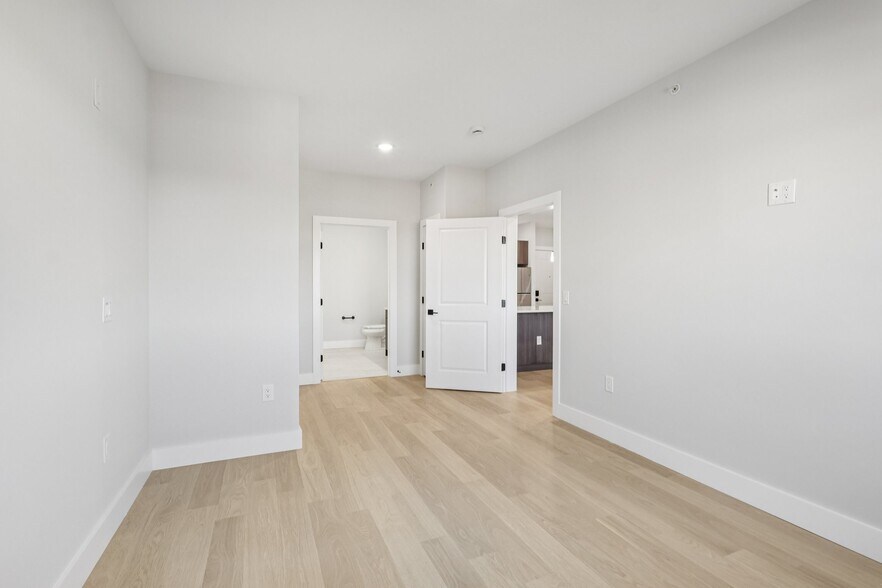 More Photos Of 34-40 Hudson St, Newark Apartments For Lease