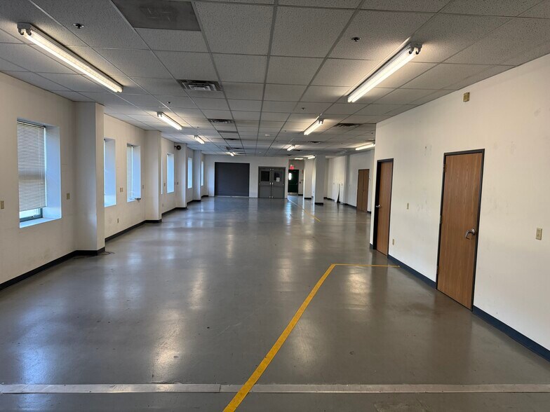 More Photos Of 30 S Linden St, Duquesne Warehouse For Lease