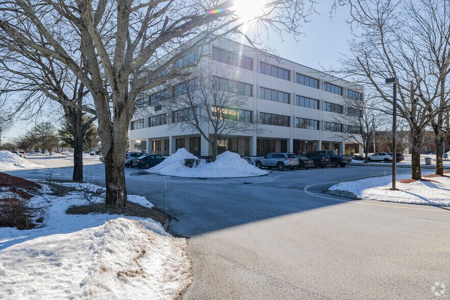 More Photos Of 400 Amherst St, Nashua Office For Lease