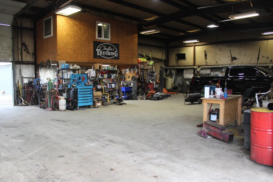 More Photos Of 1401 Black River Industrial Park Rd, Poplar Bluff Flex For Sale
