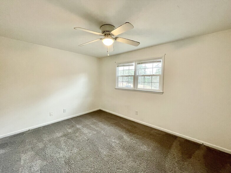 More Photos Of 812-830 Pilot Ave, Fayetteville Multifamily For Sale