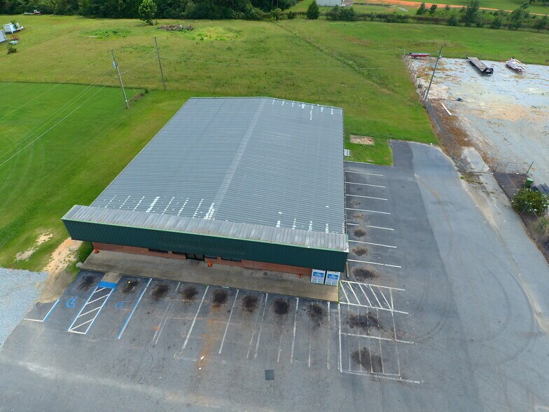 More Photos Of 1214 US Highway 82, Georgetown Freestanding For Lease