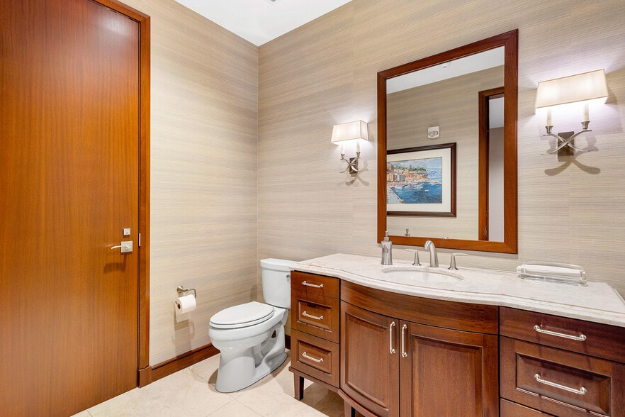 More Photos Of 225 NE Mizner Blvd, Boca Raton Office For Lease