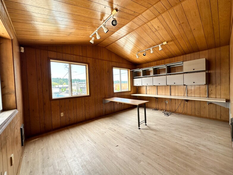 More Photos Of 543 S Monroe St, Seattle Warehouse For Lease