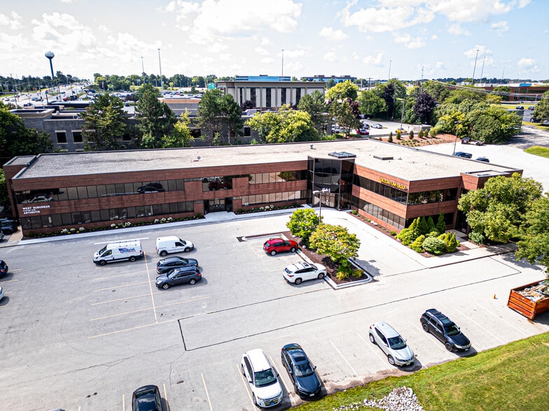 Primary Photo Of 601-611 N Barker Rd, Brookfield Office For Lease