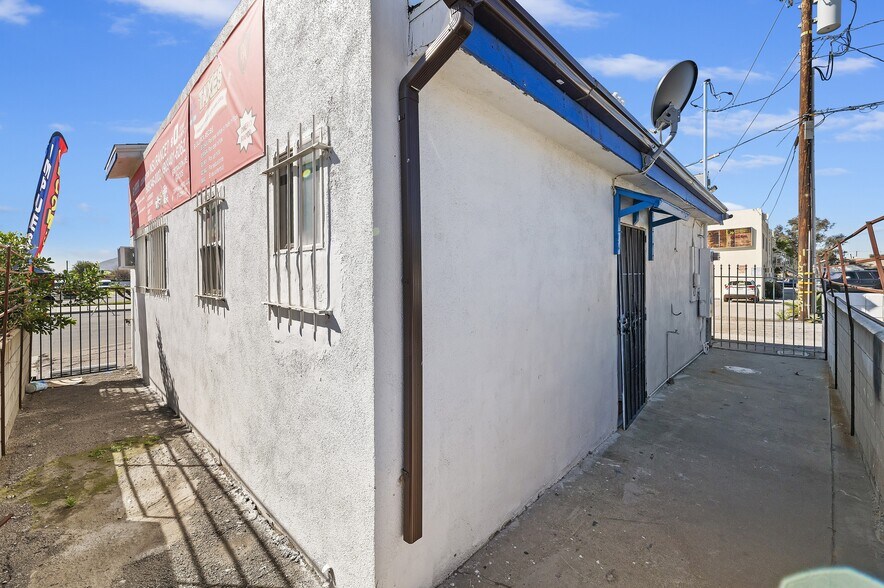 More Photos Of 16870 Merrill Ave, Fontana Freestanding For Sale