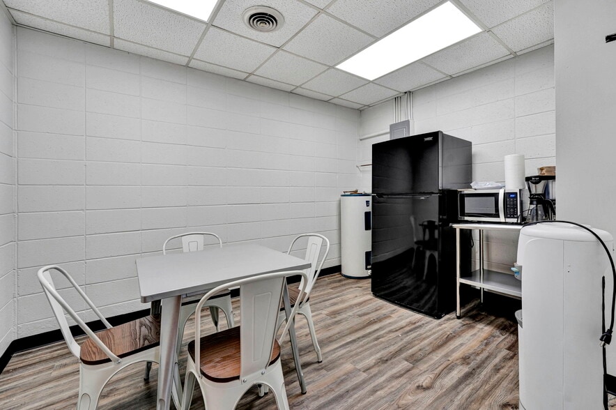 More Photos Of 221 W Laurens St, Laurens Medical For Sale