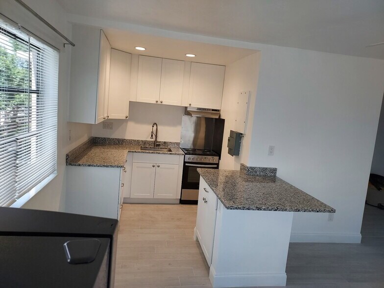 More Photos Of 117 N 5th St, Fort Pierce Office Residential For Sale