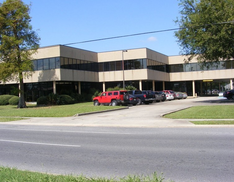 More Photos Of 3712 MacArthur Blvd, New Orleans Medical For Lease