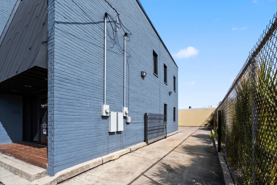 More Photos Of 3316 Florida Ave, Kenner Office For Sale