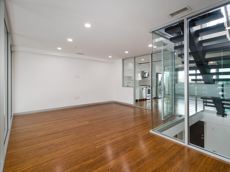 More Photos Of 227 California St, El Segundo Loft Creative Space For Lease