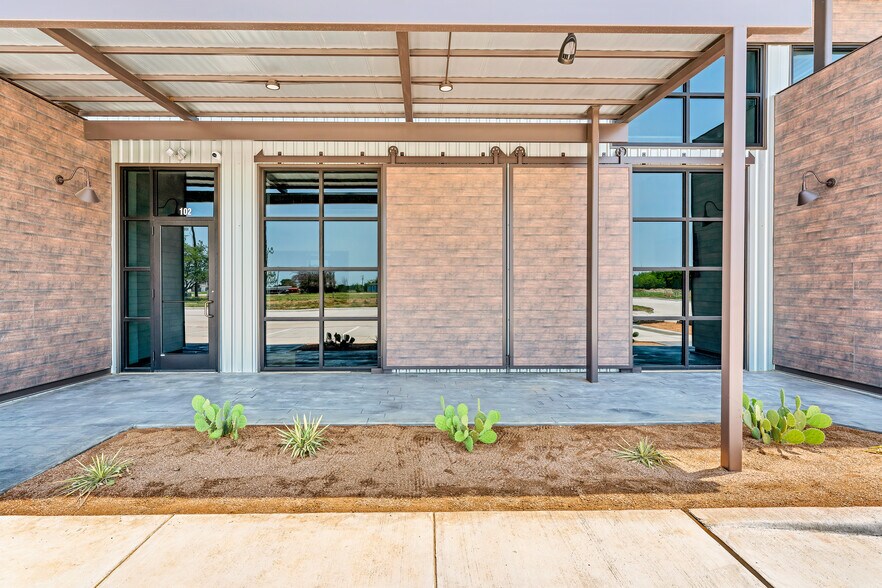 More Photos Of 17516 Matany Rd, Justin Office For Lease