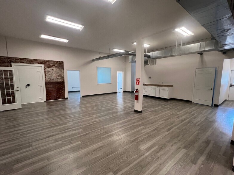 More Photos Of 901 S 5th St, Nashville Office For Lease