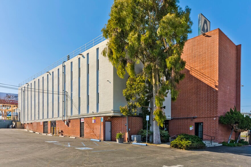 More Photos Of 4314 W Slauson Ave, Los Angeles Medical For Lease