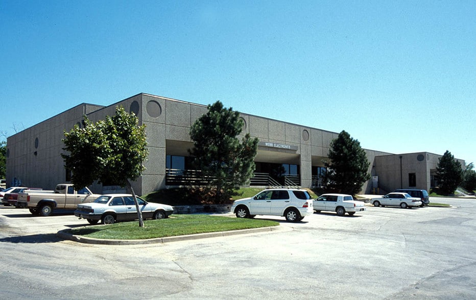 Primary Photo Of 9555-9571 Alden St, Lenexa Light Distribution For Lease