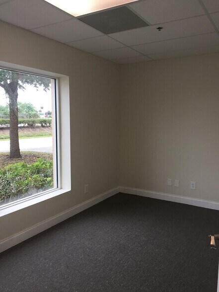 More Photos Of 801-893 Kings Hwy, Fort Pierce Light Manufacturing For Lease