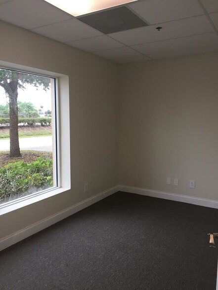 More Photos Of 801-893 Kings Hwy, Fort Pierce Light Manufacturing For Sale