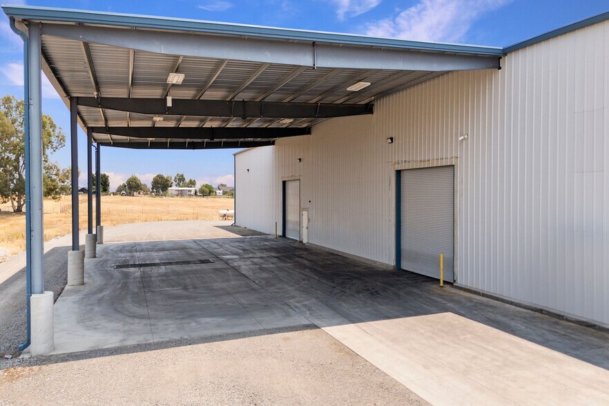 More Photos Of 4928 Marguerite Ave, Corning Warehouse For Sale