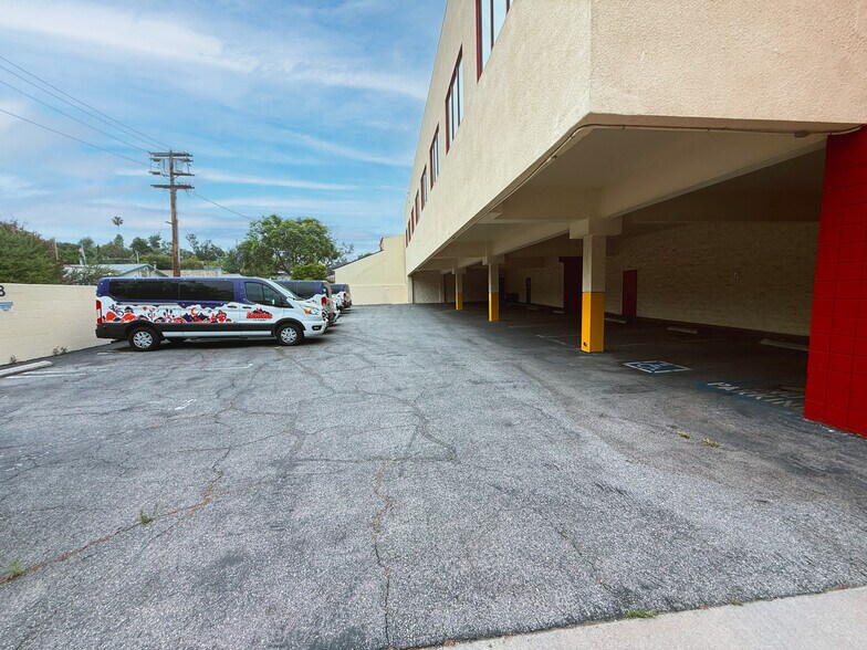 More Photos Of 7003 N Figueroa St, Los Angeles Office For Lease
