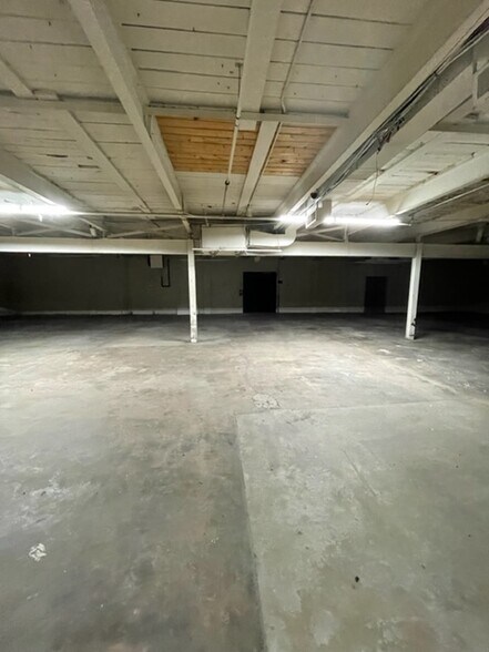 More Photos Of 4100-4112 Aquarium Pl, Baltimore Light Manufacturing For Lease
