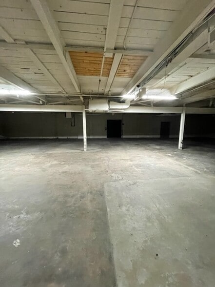 More Photos Of 4100-4112 Aquarium Pl, Baltimore Light Manufacturing For Lease