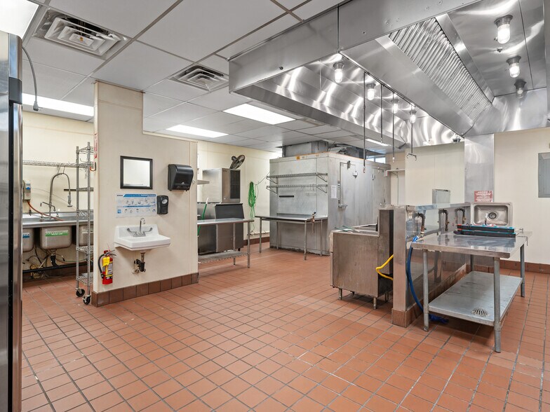 More Photos Of 235 S 7400 E, Huntsville Restaurant For Sale