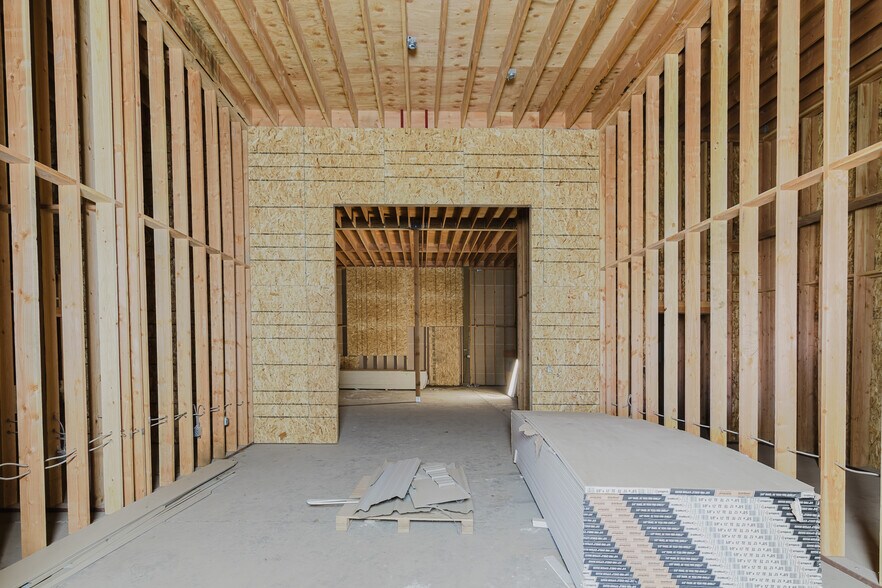 More Photos Of 151-161 Airport Rd, King City Warehouse For Lease