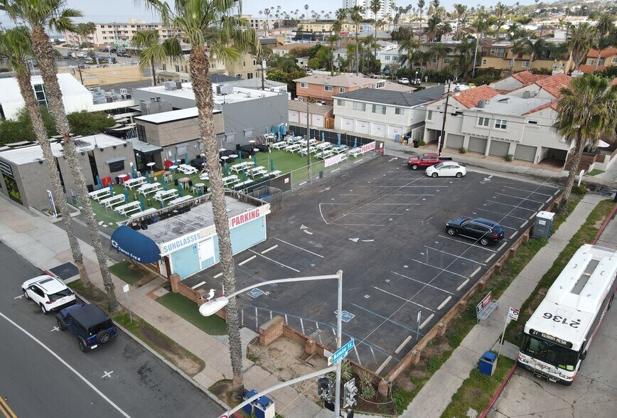 More Photos Of 870 Garnet Ave, San Diego Freestanding For Sale