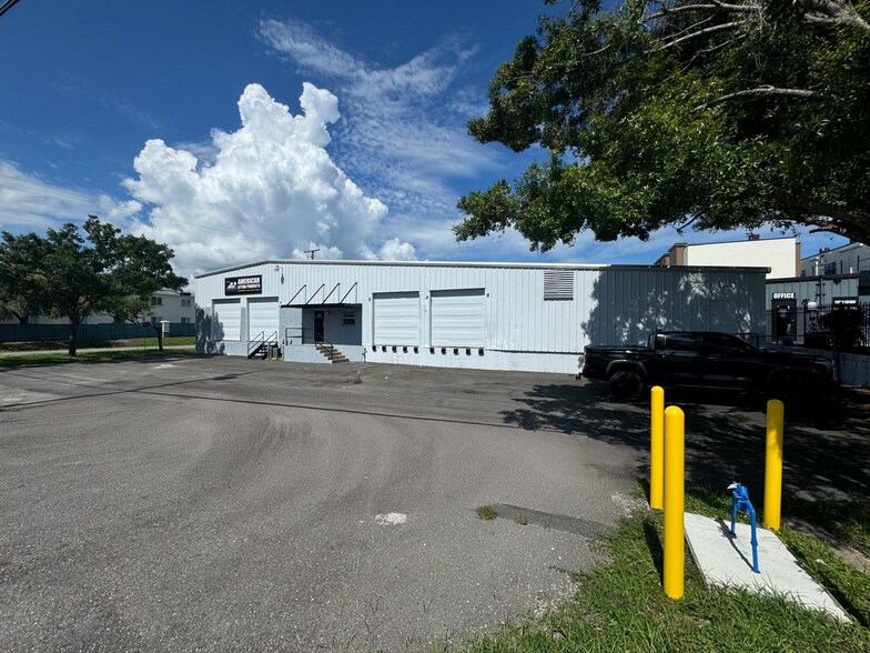 More Photos Of 5007 S Westshore Blvd, Tampa Warehouse For Sale