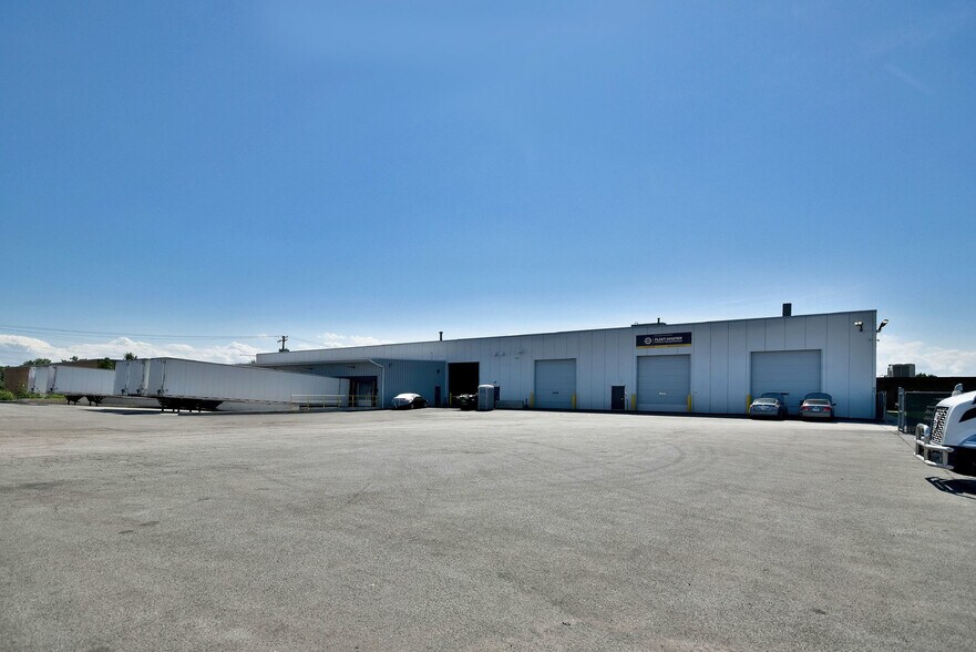 More Photos Of 6363 W 73rd St, Bedford Park Manufacturing For Lease
