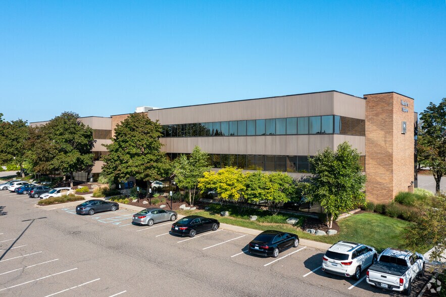 More Photos Of 31555 W 14 Mile Rd, Farmington Hills Medical For Lease