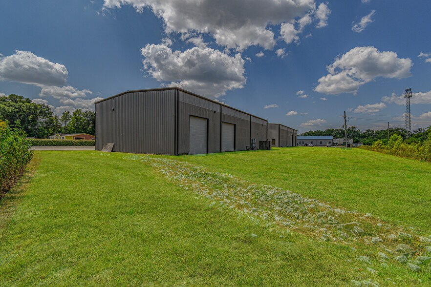 More Photos Of 315 Industrial Park Blvd, Willis Light Manufacturing For Sale
