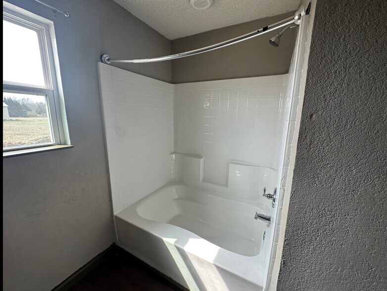 More Photos Of 1452 County Road 182, Gainesville Multifamily For Sale