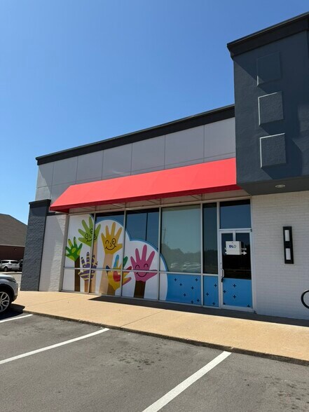 More Photos Of 1221 N Kelly Ave, Edmond General Retail For Lease