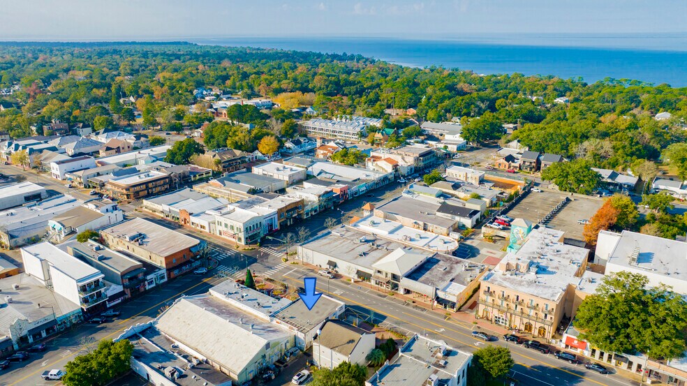 More Photos Of 12 Section St N, Fairhope Storefront For Lease