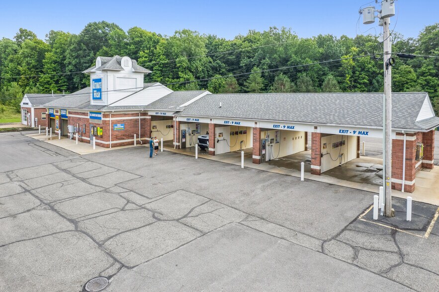 More Photos Of 370 Aurora Commons, Aurora Carwash For Sale