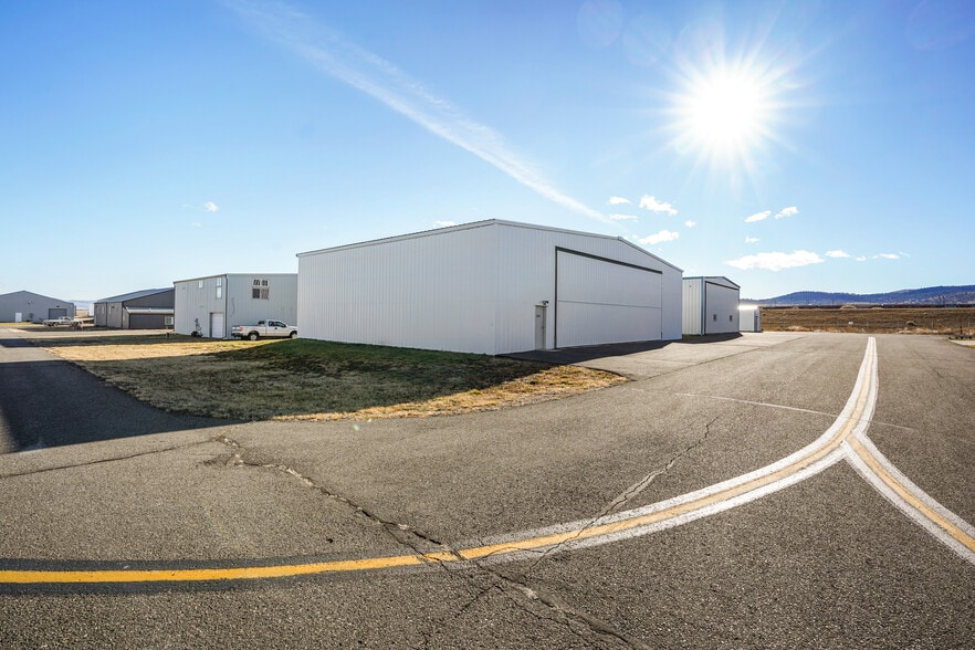 More Photos Of 3229 Airport Rd, Helena Airplane Hangar For Sale