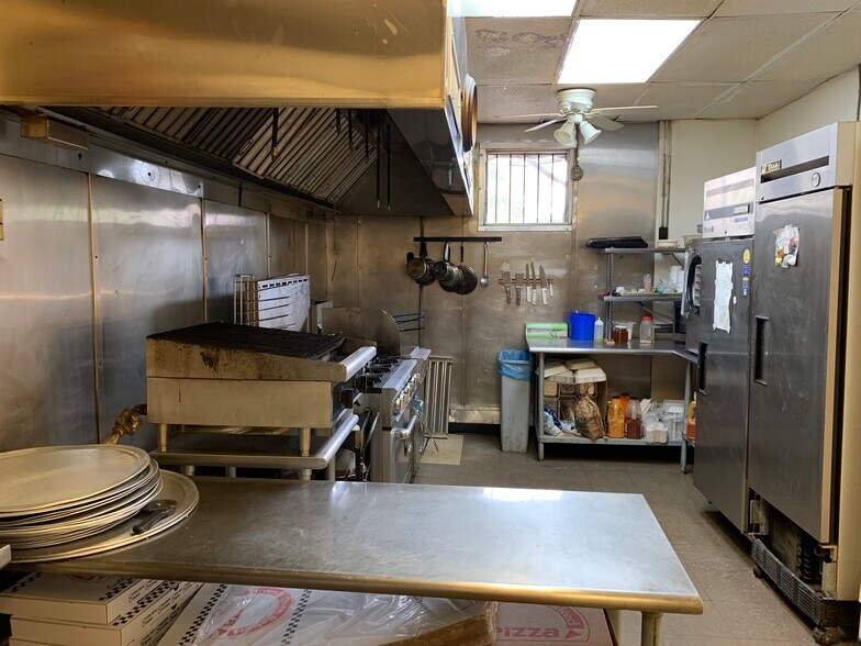 More Photos Of 1007 Van Antwerp Rd, Niskayuna Restaurant For Lease