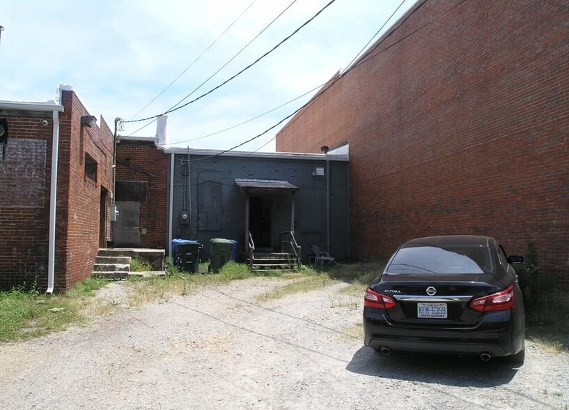 More Photos Of 923 Roanoke Ave, Roanoke Rapids Storefront For Sale