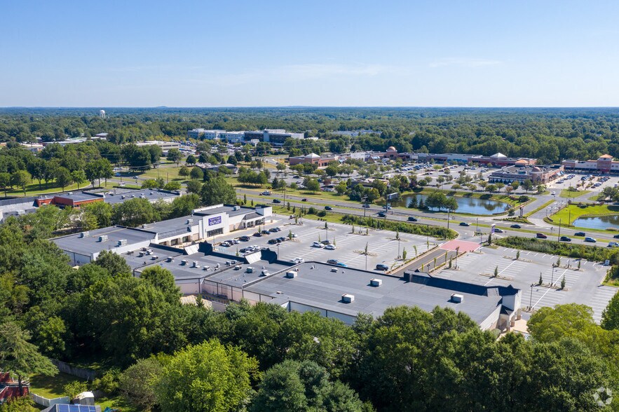 More Photos Of 515 Route 73 S, Marlton Unknown For Lease