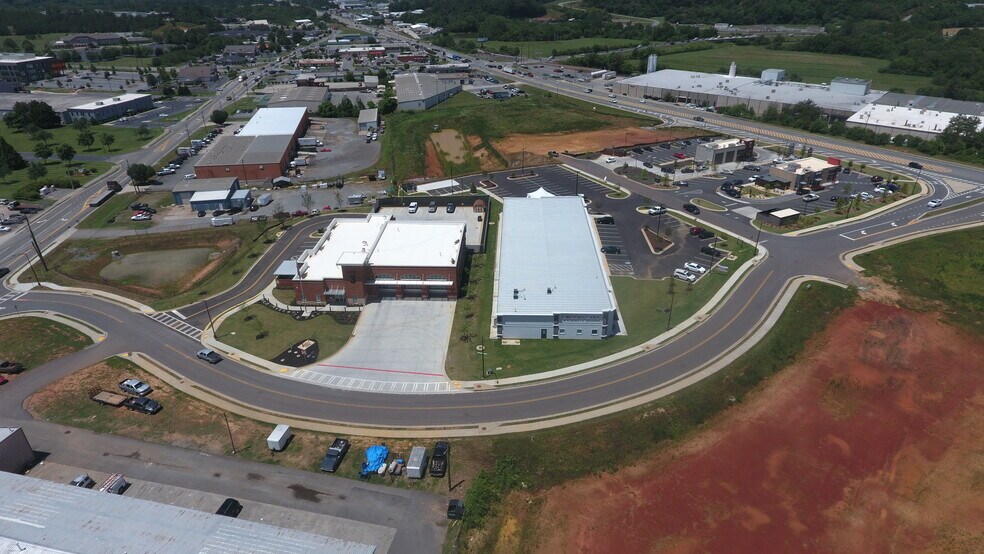 More Photos Of 11 Charley Harper Dr, Cartersville Medical For Lease